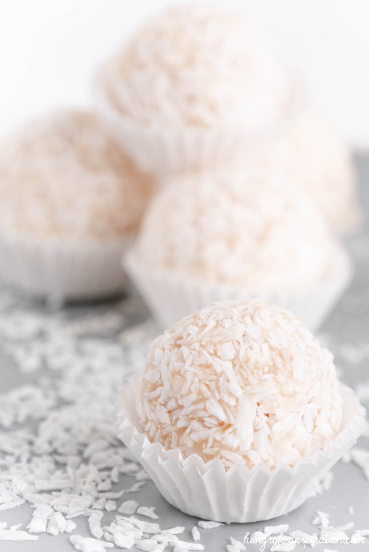Keto Coconut Almond Fat Bombs (Homemade Raffaello Coconut Balls) - Keto Fat Bombs, Keto Treat