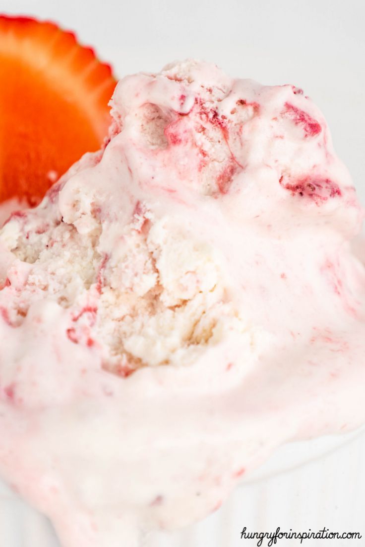 Keto Strawberry Cheesecake Mason Jar Ice Cream