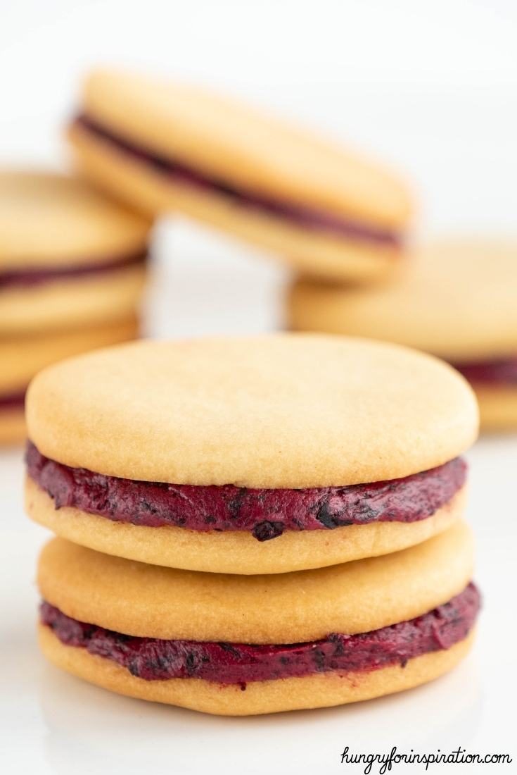Sugar-Free Keto Blueberry Sandwich Cookies without Flour Bloc Pic 2