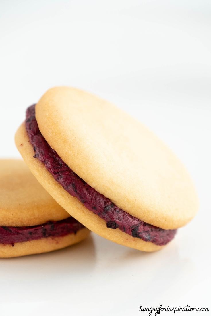 Sugar-Free Keto Blueberry Sandwich Cookies without Flour Bloc Pic 4