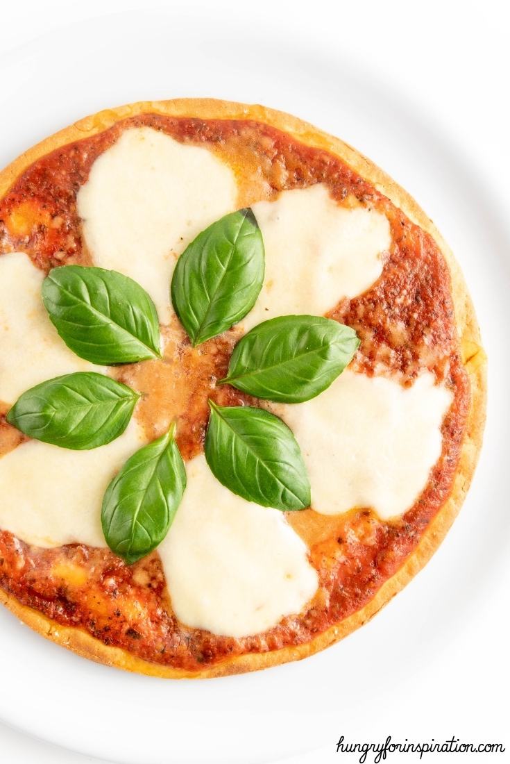 Yummy Keto Margherita Pizza - Ketogenic Vegetarian Dinner Bloc Pic 1