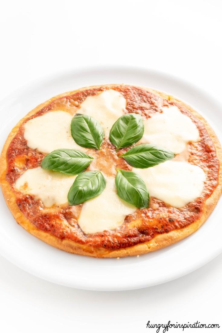 Yummy Keto Margherita Pizza - Ketogenic Vegetarian Dinner Bloc Pic 3