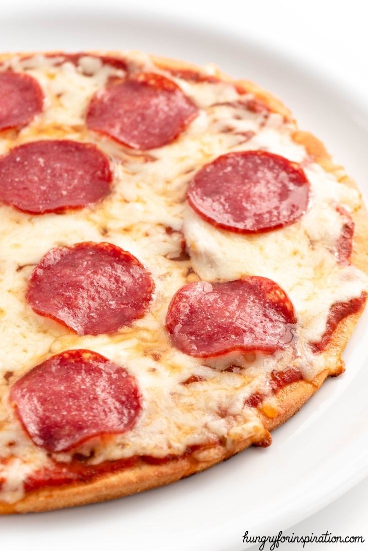 Yummy Keto Pepperoni Pizza without Flour Bloc Pic 2