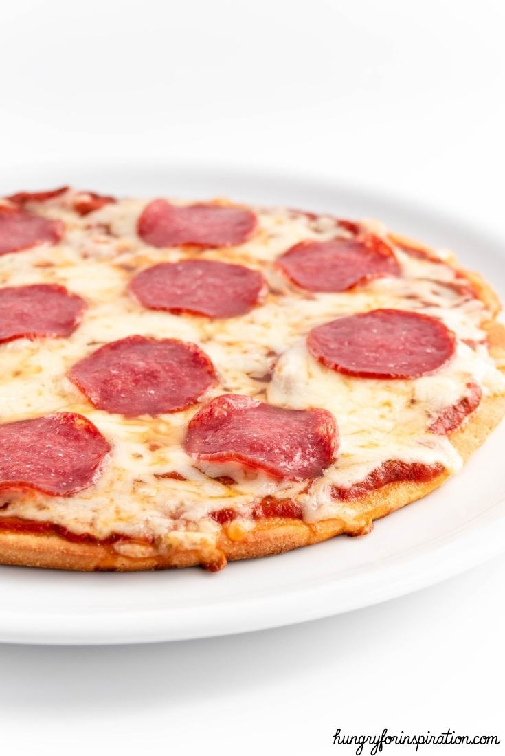 Yummy Keto Pepperoni Pizza without Flour Bloc Pic 4