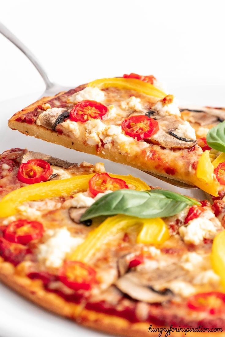 Yummy Vegetarian Keto Veggie Pizza without Flour Bloc Pic 1
