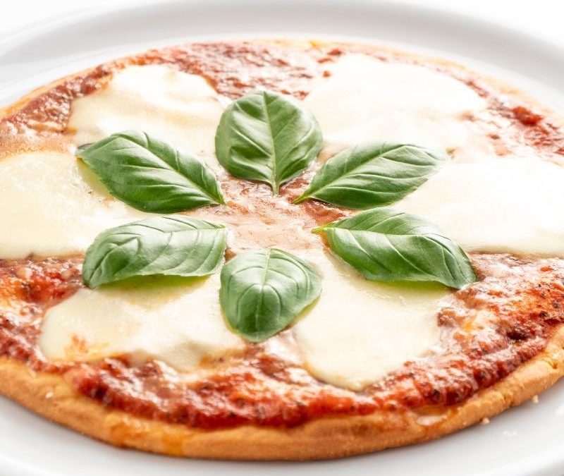 Yummy Keto Margherita Pizza - Ketogenic Vegetarian Dinner Mobile Featured Image