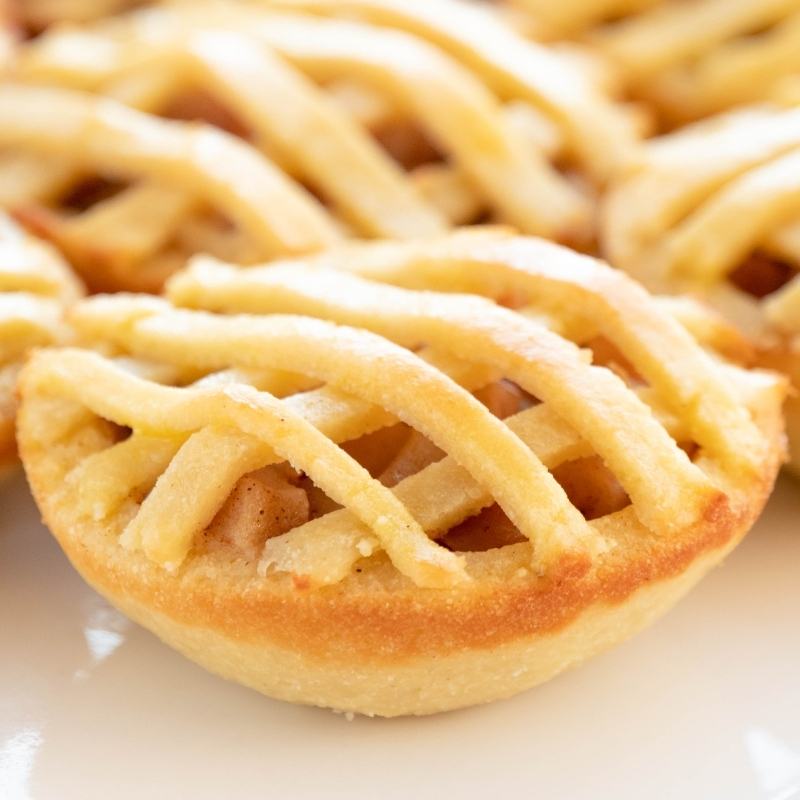Incredibly Delicious Mini Keto Apple Pies without Sugar and without Flour Mobile Featured Image